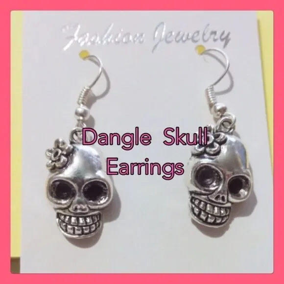 (C1) Skull Earrings - Picture 2 of 3
